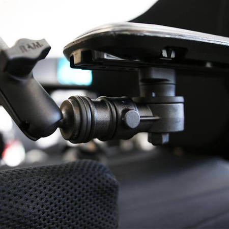 Univerzální základna invalidního vozíku RAM® s funkcí rychlého uvolnění a otáčení