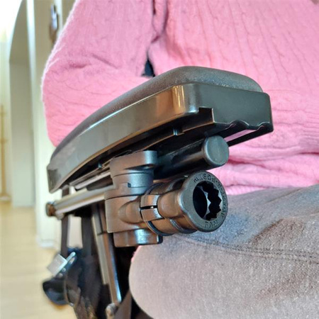 Univerzální základna invalidního vozíku RAM® s funkcí rychlého uvolnění a otáčení